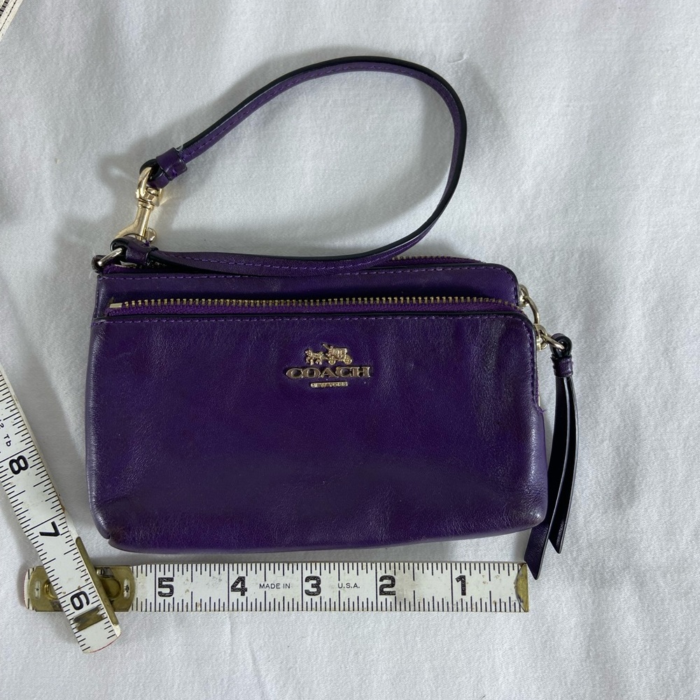 Coach Wristlet - Picture 4 of 8
